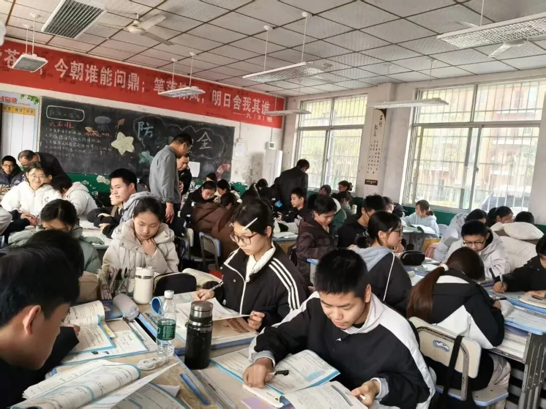 精准把脉促备考,誓言铿锵迎中考——石首市多校联动吹响2026冲锋号-第2张图片-四季读书网