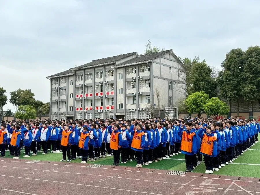 青春回响 ▏逐光向新赴中考,护绿守美向未来-第14张图片-四季读书网