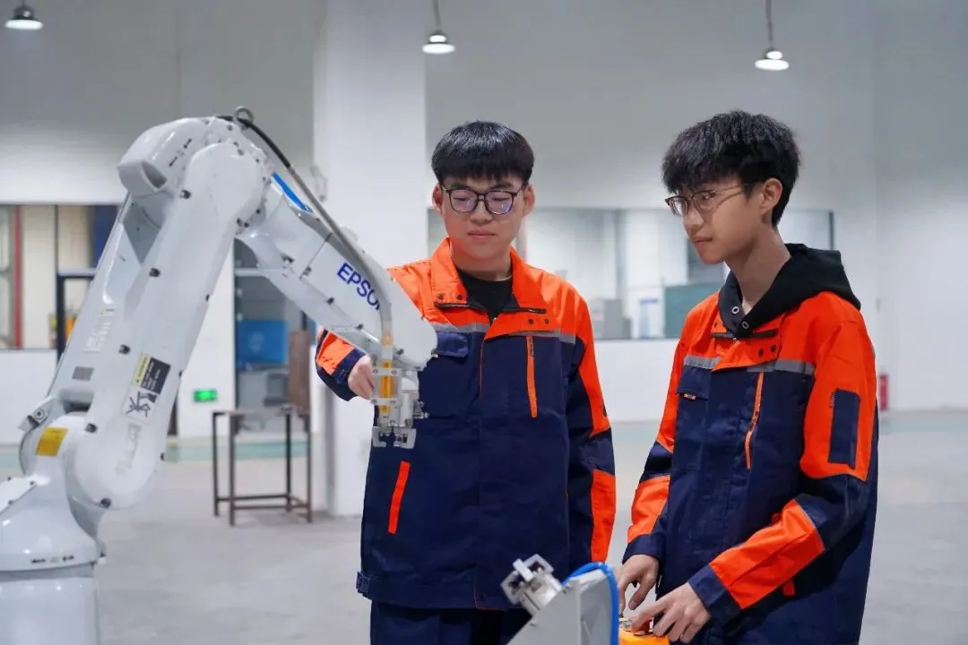 别等中考分流!沈阳万业春季招生,提前锁定好专业 第15张