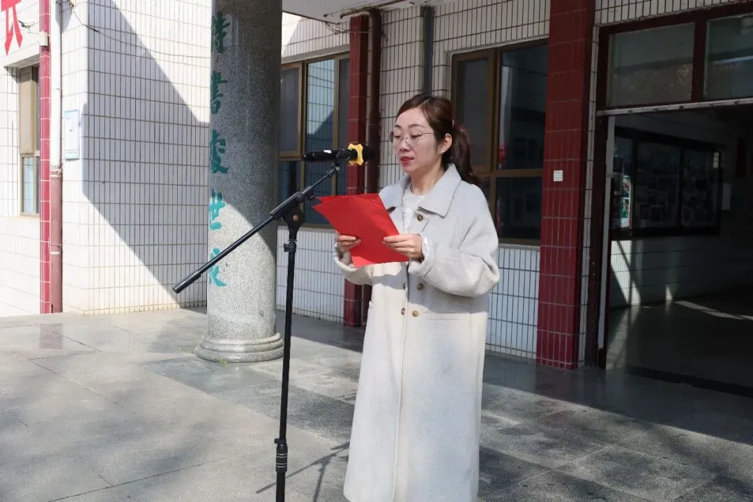 百日磨剑砺锋芒,逐梦中考启新程 —— 弘文中学初小部中考百日誓师大会圆满举行 第7张