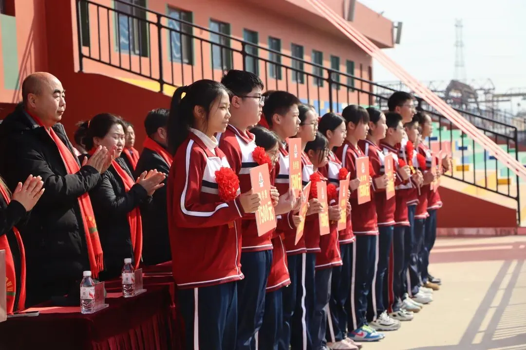 阳光燕山•校园动态——2026年中考百日誓师大会暨春季开学典礼-第13张图片-四季读书网