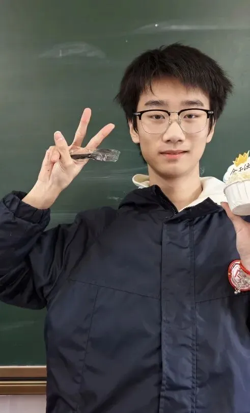 百日砺剑 逐梦中考——南苑中学九(13)班举行初三中考百日誓师活动 第75张 百日砺剑 逐梦中考——南苑中学九(13)班举行初三中考百日誓师活动 第75张