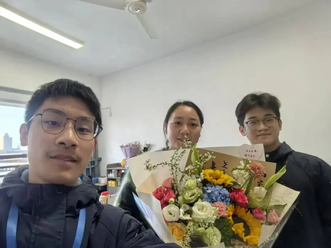 百日砺剑 逐梦中考——南苑中学九(13)班举行初三中考百日誓师活动 第91张 百日砺剑 逐梦中考——南苑中学九(13)班举行初三中考百日誓师活动 第91张