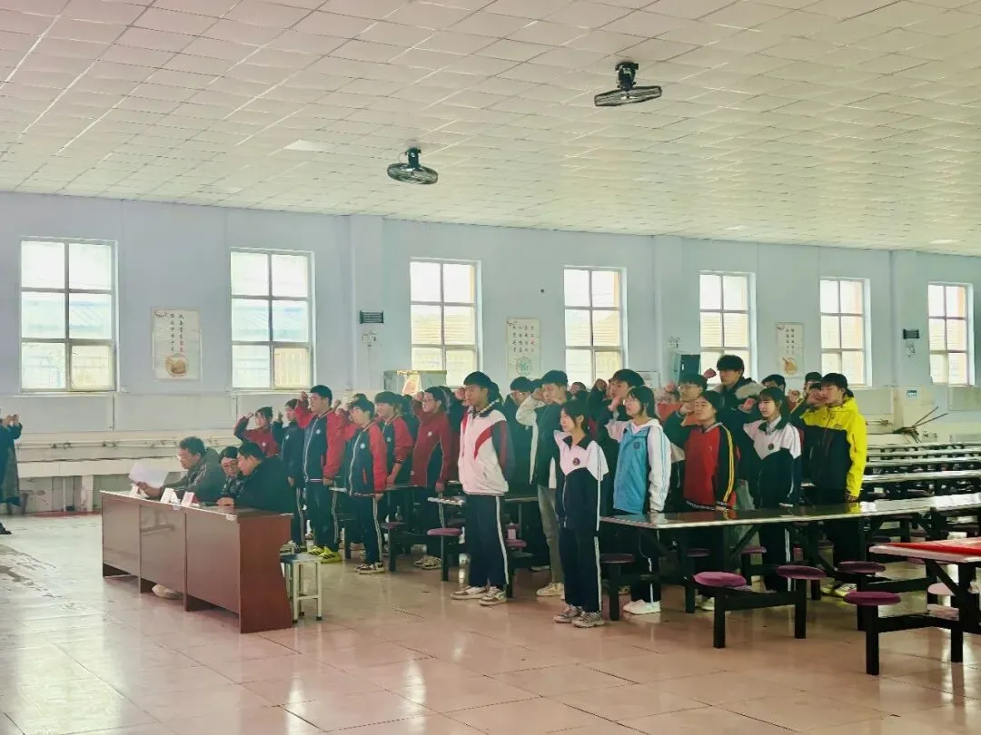 第711期【百日砺剑铸锋芒 逐梦中考启新章】郭磊庄初级中学九年级百日誓师大会圆满举行 第6张 第711期【百日砺剑铸锋芒 逐梦中考启新章】郭磊庄初级中学九年级百日誓师大会圆满举行 第6张