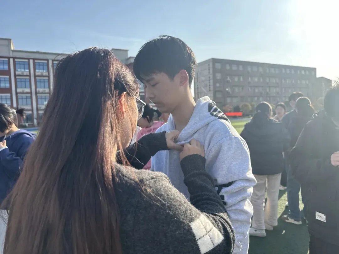 百日砺剑赴山海,青春逐梦赢中考!——江陵县沙岗镇初级中学中考百日誓师大会圆满举行-第14张图片-四季读书网