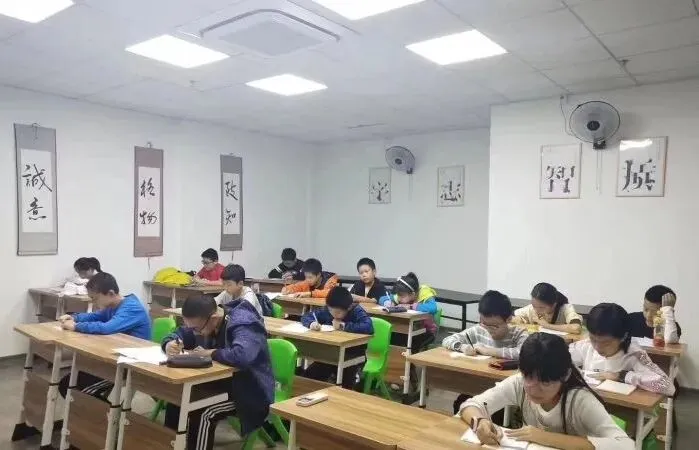 2026年春季江西宜春袁州区初中初三中考一对一辅导机构推荐锐思教育初三全托班!全科一对一辅导+资深名师教学,一站式升学指导更安心-第12张图片-四季读书网