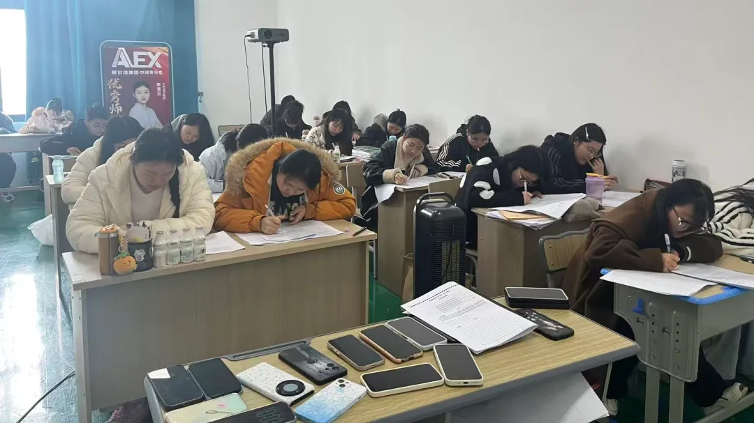 直击现场!贵州专升本大模考今日开考:线上线下同步,全真模拟进行中 第4张 直击现场!贵州专升本大模考今日开考:线上线下同步,全真模拟进行中 第4张