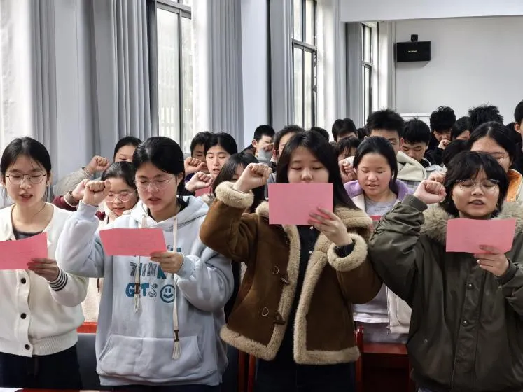 拼搏百日,圆梦中考——潘桥中学举行2026届中考百日誓师大会 第8张 拼搏百日,圆梦中考——潘桥中学举行2026届中考百日誓师大会 第8张