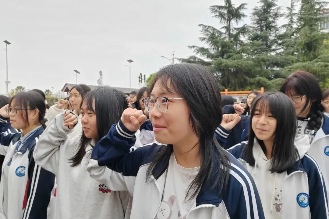 春启新程砺壮志 励志誓师战中考——澄江市第五中学举行2026年春季开学典礼暨誓师大会-第14张图片-四季读书网
