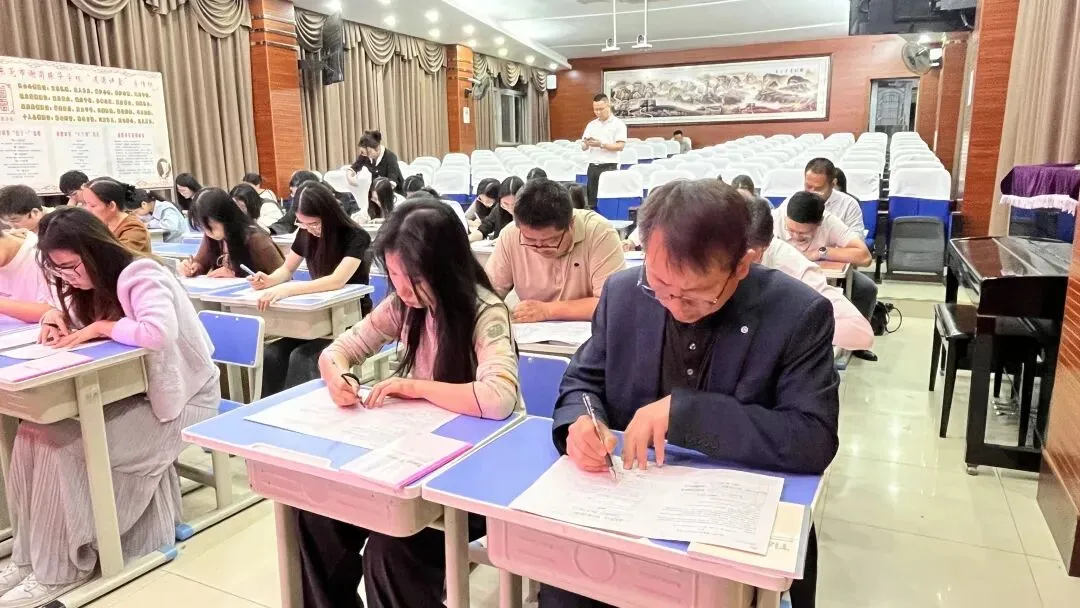 精研真题明方向,深耕教学促发展!——我校开展教师同做中考题活动 第7张