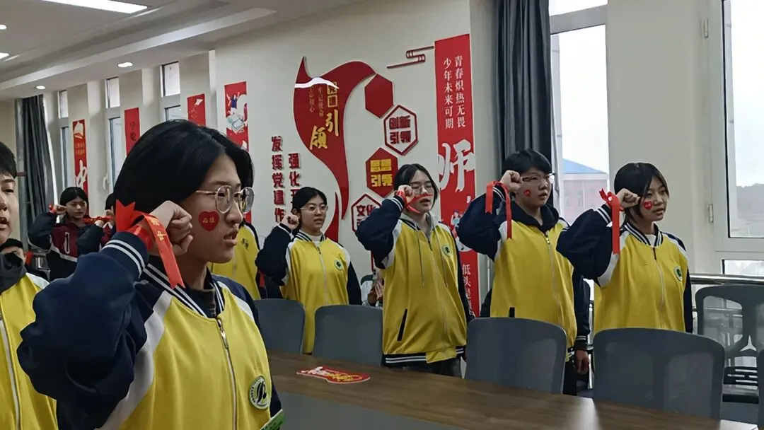 百日砺剑,逐梦中考——科创班2026届中考百日誓师大会圆满举行-第39张图片-四季读书网 百日砺剑,逐梦中考——科创班2026届中考百日誓师大会圆满举行-第39张图片-四季读书网