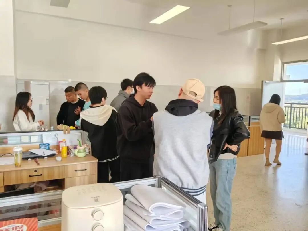 携手迎中考,同心共圆梦——记福清第二中学东部校区初三家长会 第23张