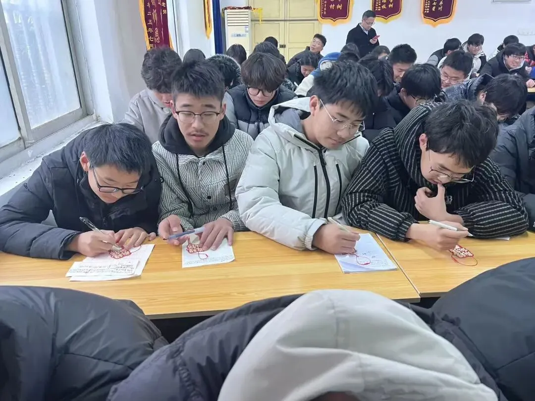 少年当有凌云志——九年级中考冲刺誓师大会圆满举行-第14张图片-四季读书网 少年当有凌云志——九年级中考冲刺誓师大会圆满举行-第14张图片-四季读书网