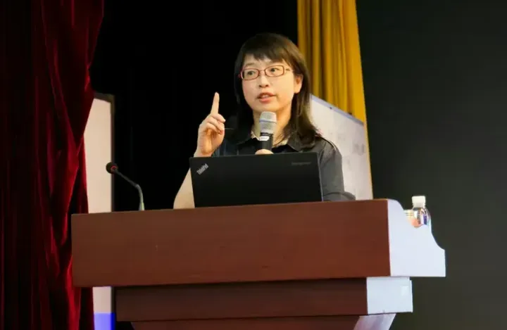 郑桂华 | 中考记叙文写作备考策略:捕捉真实经历,分享独特感受 第1张