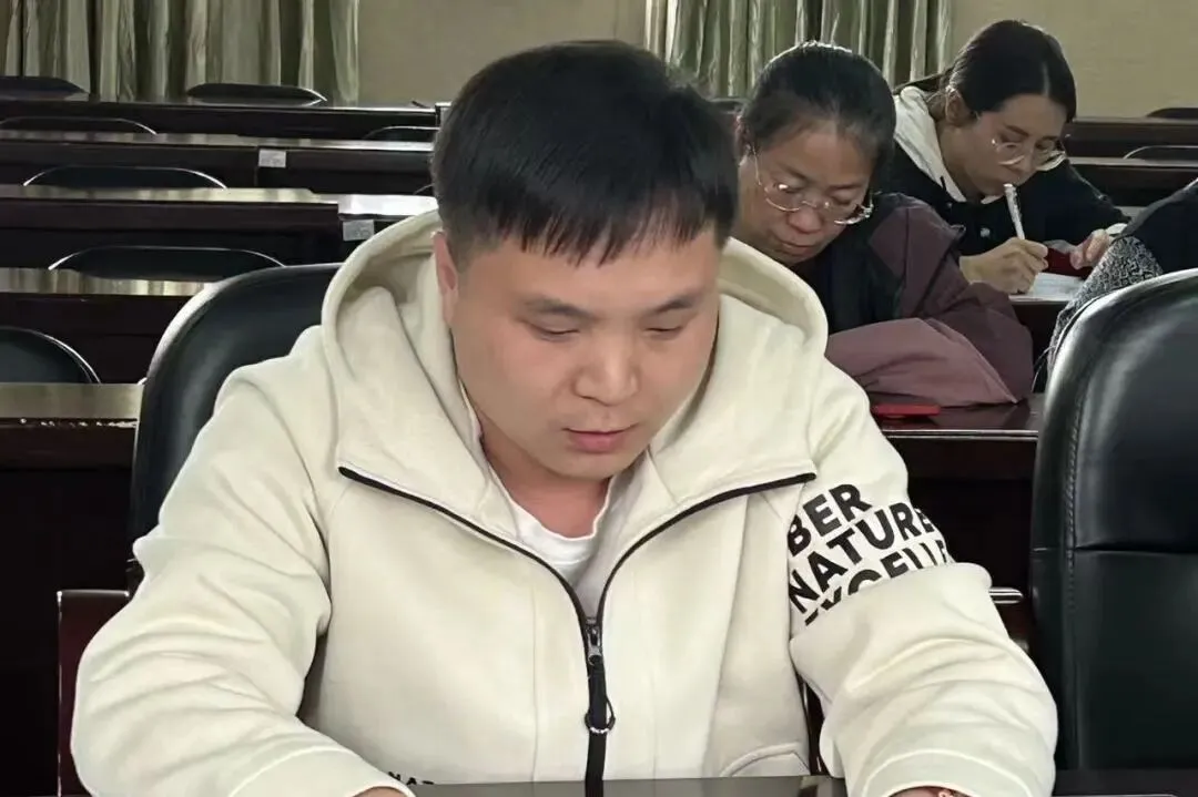 【正心教育】凝心聚力备中考 联研共进提质效——武夷山市第二中学片区教研联合体2026届备考工作会议顺利召开-第17张图片-四季读书网