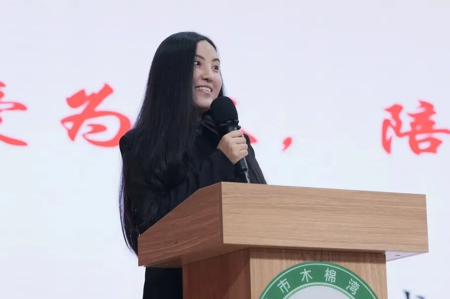 策马驭风战百日!中考冲刺动员大会燃情启幕-第51张图片-四季读书网