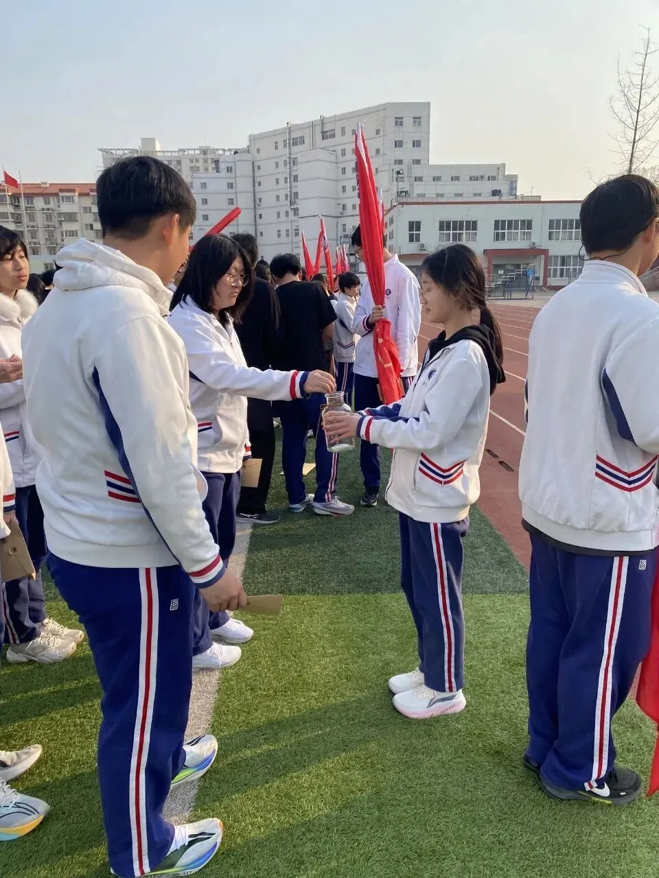 百日砺剑,决胜中考,青春无悔 逐梦远航——2026届顺义五中初三百日誓师大会-第47张图片-四季读书网