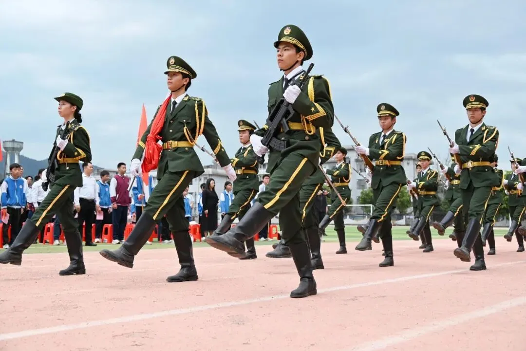 逐梦前行,决胜中考--西浦集团广宁第一中学2026届中考冲刺誓师动员大会隆重举行! 第11张 逐梦前行,决胜中考--西浦集团广宁第一中学2026届中考冲刺誓师动员大会隆重举行! 第11张