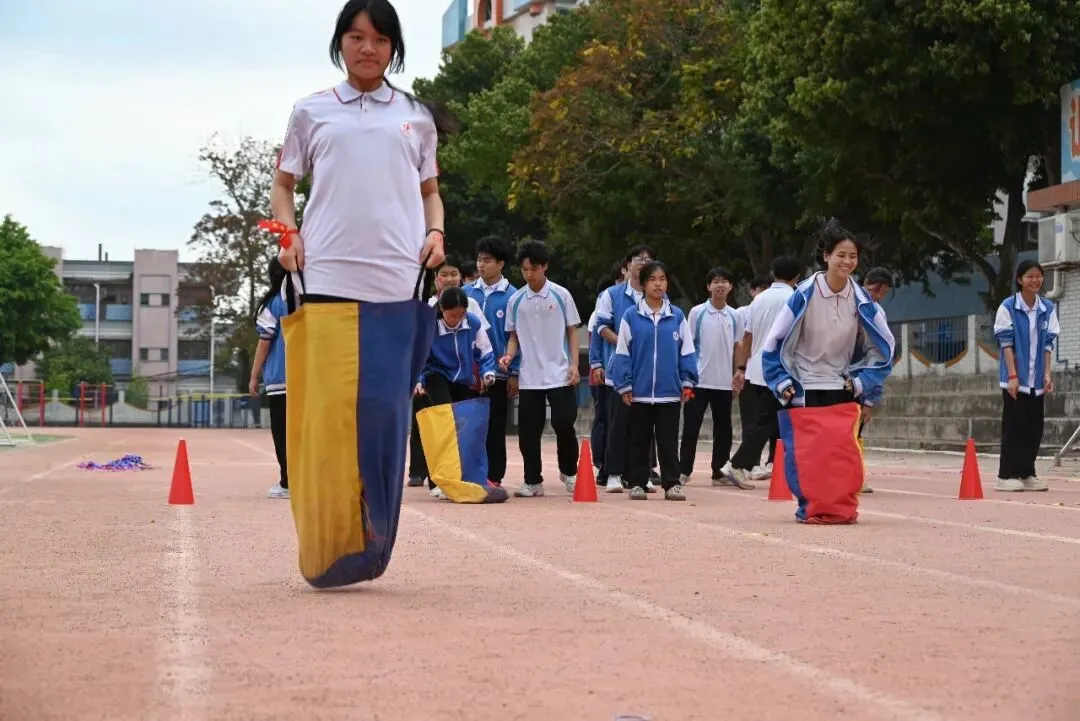 逐梦前行,决胜中考--西浦集团广宁第一中学2026届中考冲刺誓师动员大会隆重举行! 第33张 逐梦前行,决胜中考--西浦集团广宁第一中学2026届中考冲刺誓师动员大会隆重举行! 第33张