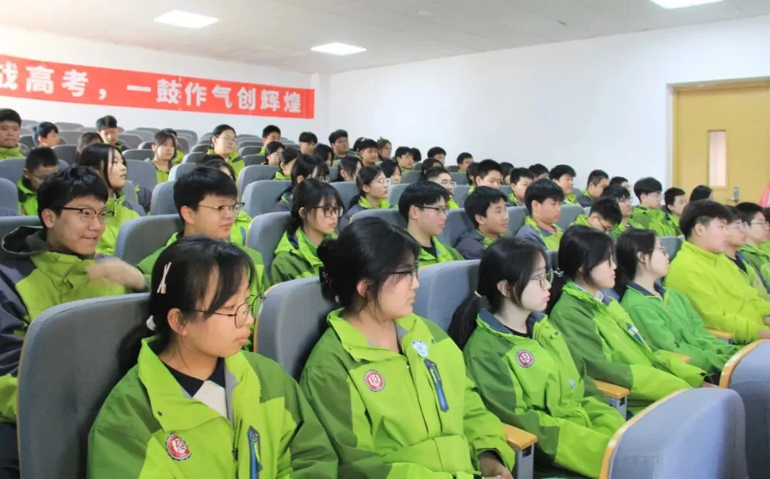 百日竞渡,破浪扬帆|2026届初三中考百日誓师大会 第25张 百日竞渡,破浪扬帆|2026届初三中考百日誓师大会 第25张