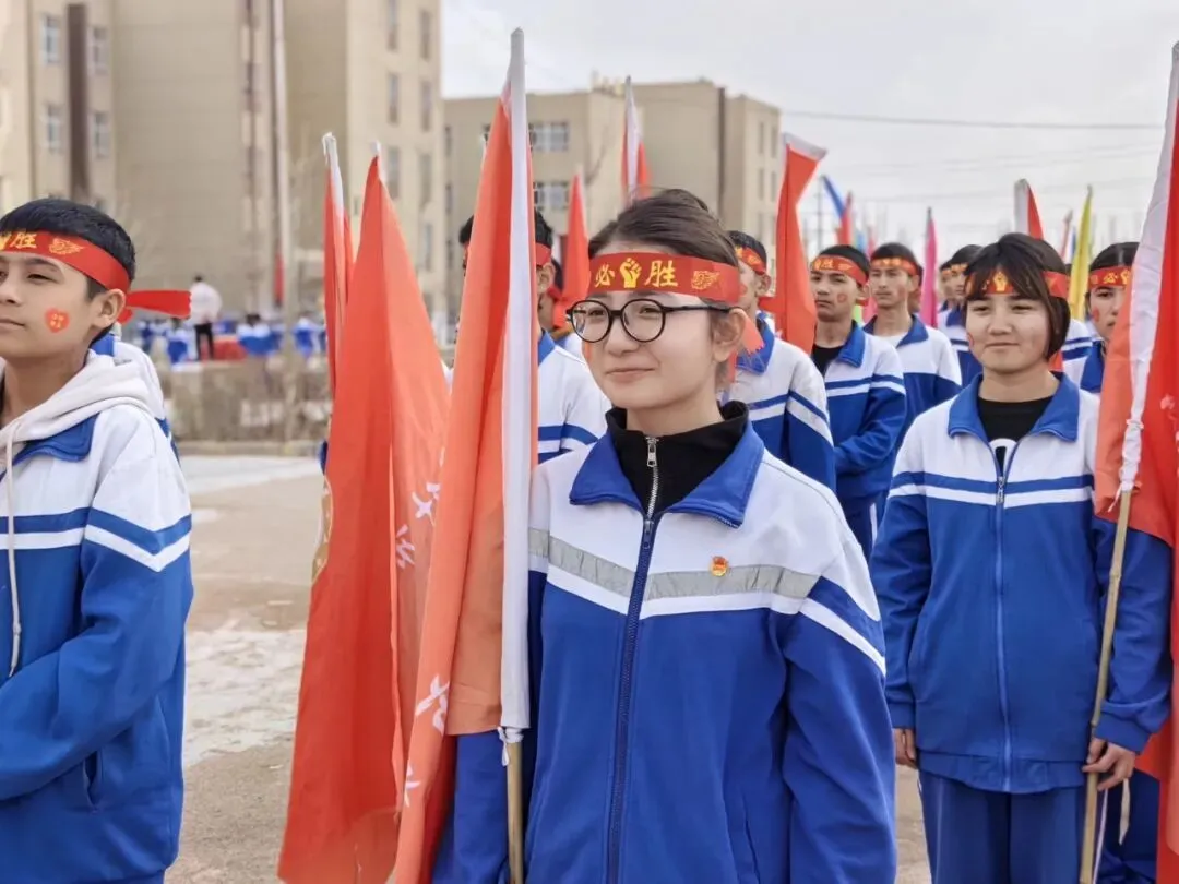 壮志凌云赴中考 青春逐梦正当时——喀什市第十五中学中考百日誓师大会燃情启幕-第7张图片-四季读书网