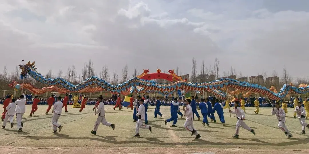 壮志凌云赴中考 青春逐梦正当时——喀什市第十五中学中考百日誓师大会燃情启幕-第32张图片-四季读书网