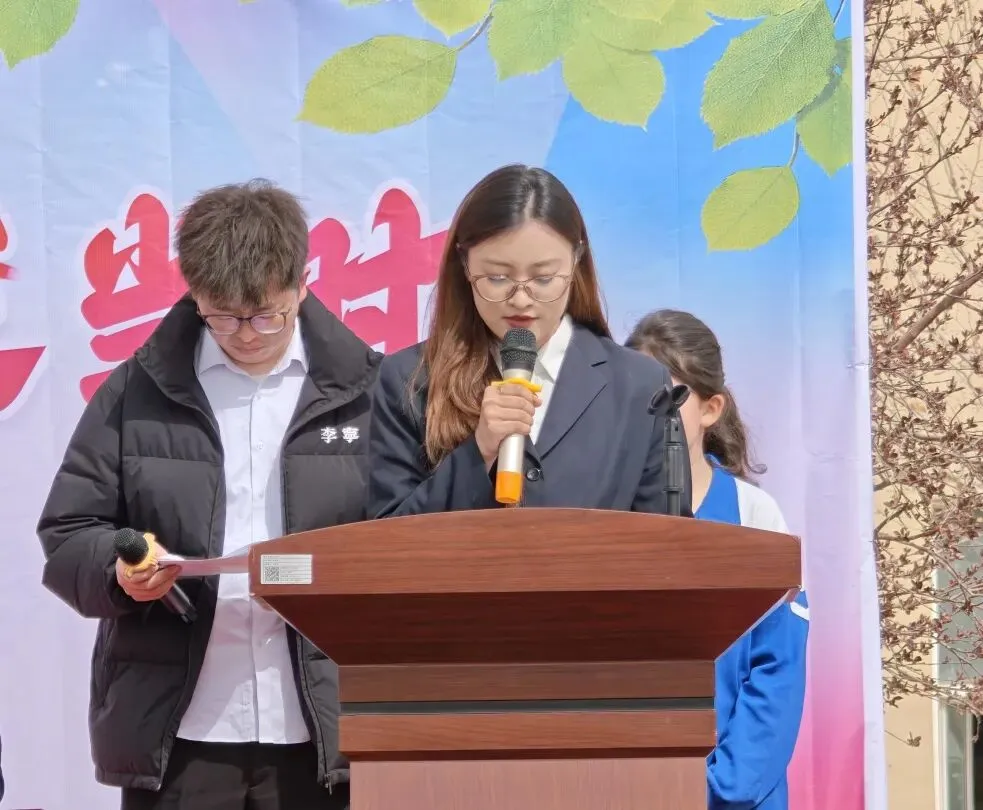 壮志凌云赴中考 青春逐梦正当时——喀什市第十五中学中考百日誓师大会燃情启幕-第41张图片-四季读书网