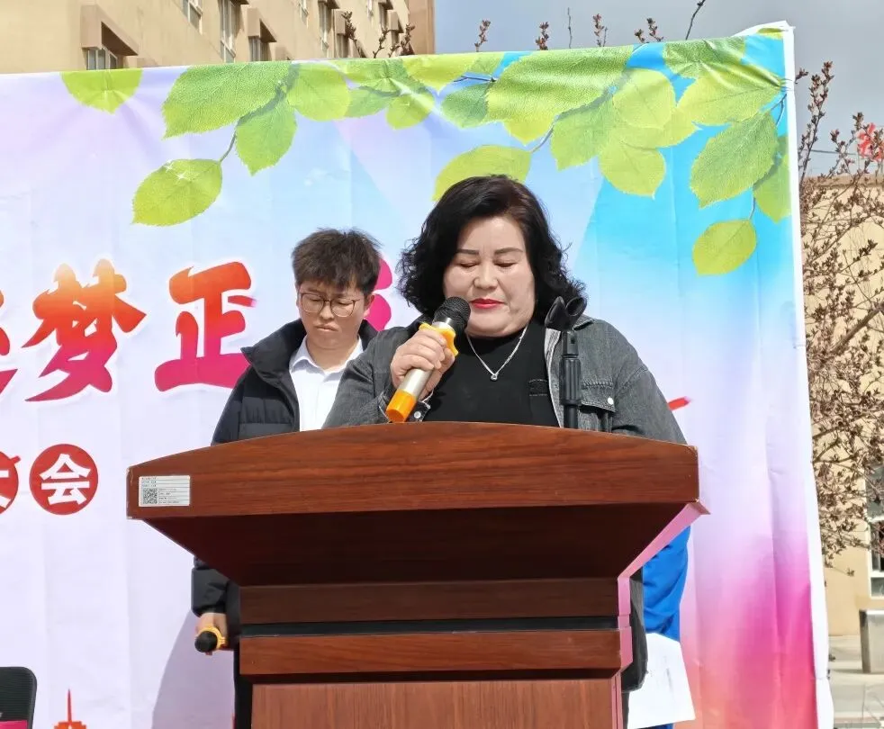 壮志凌云赴中考 青春逐梦正当时——喀什市第十五中学中考百日誓师大会燃情启幕-第42张图片-四季读书网