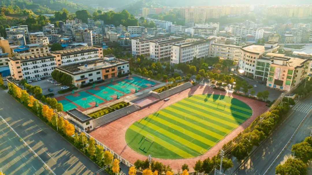 壮志凌云赴中考,青春逐梦正当时——印江县初中第三教育集团2026届百日誓师大会温情与豪情共燃-第1张图片-四季读书网
