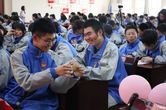 奋斗青春 决战百日 马上行动 中考必胜 | 太原十五中2026届初三百日誓师大会圆满结束 第37张 奋斗青春 决战百日 马上行动 中考必胜 | 太原十五中2026届初三百日誓师大会圆满结束 第37张