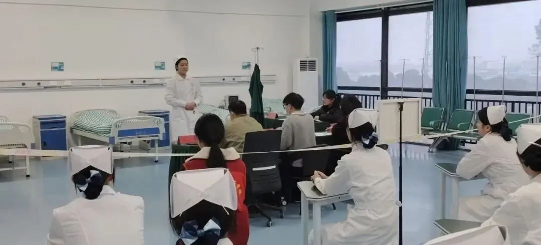 护考冲刺正当时丨我校护理专业举行全真模拟考试 第9张 护考冲刺正当时丨我校护理专业举行全真模拟考试 第9张