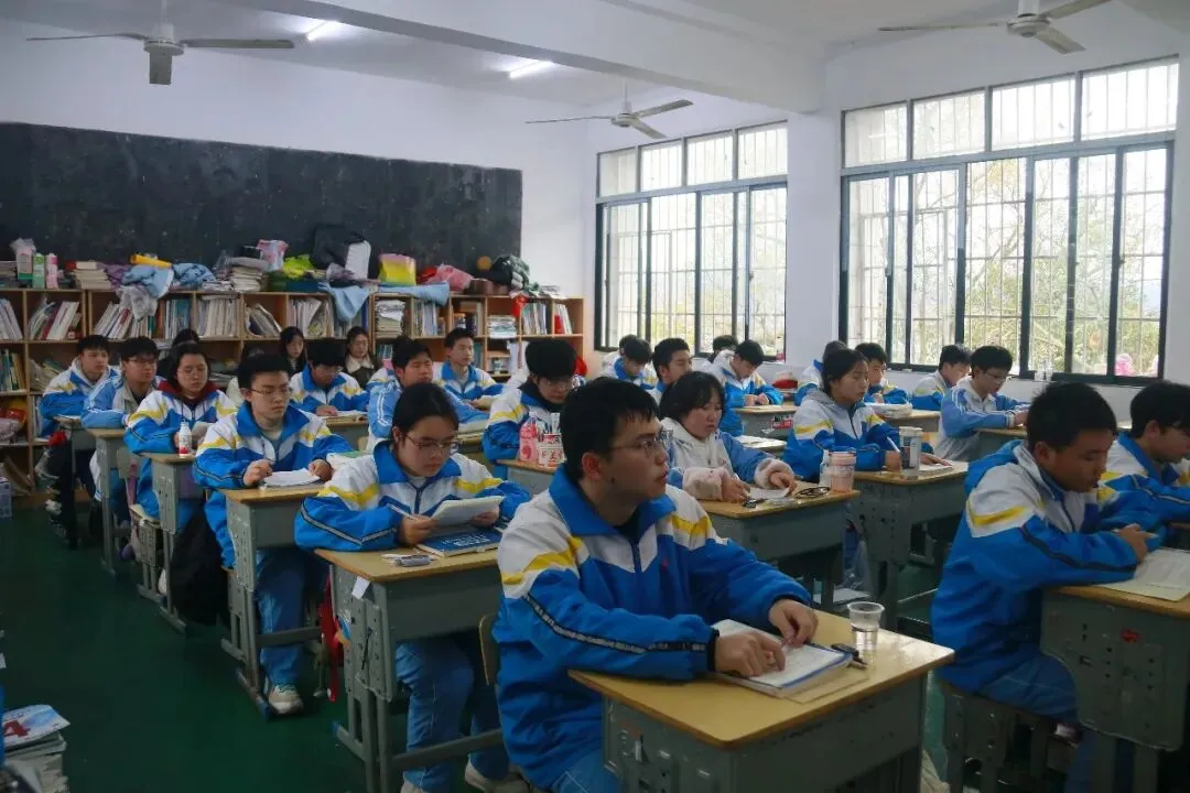 【聚焦州模・以研促教】聚焦州一模试卷 推进教研提质|黄平县旧州中学组织开展州一模讲评专项研讨活动-第18张图片-四季读书网