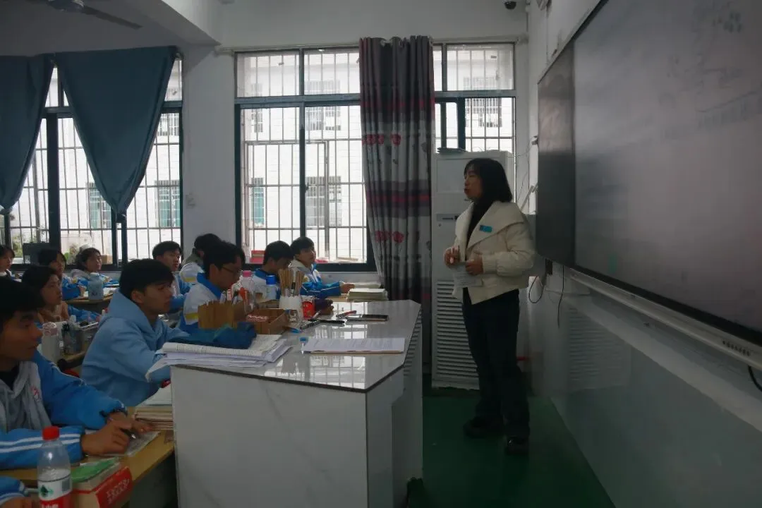 【聚焦州模・以研促教】聚焦州一模试卷 推进教研提质|黄平县旧州中学组织开展州一模讲评专项研讨活动-第28张图片-四季读书网