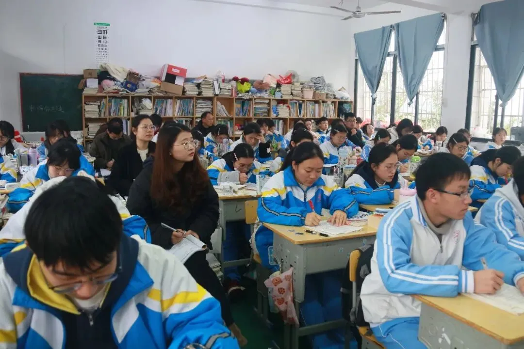 【聚焦州模・以研促教】聚焦州一模试卷 推进教研提质|黄平县旧州中学组织开展州一模讲评专项研讨活动-第31张图片-四季读书网