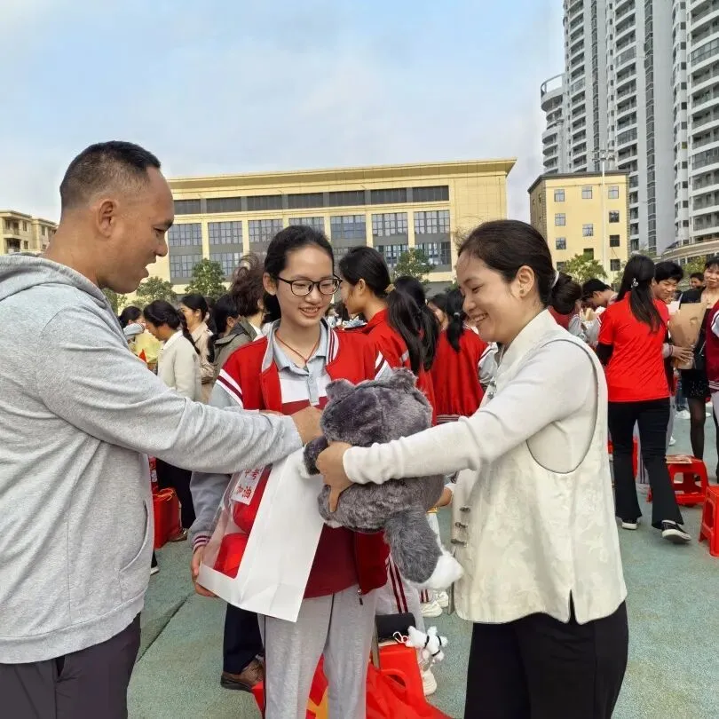 防城港市桃花湾中学2026年中考百日誓师大会圆满举行 第24张