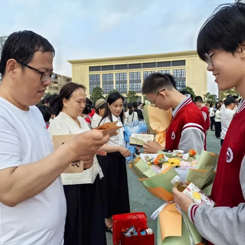 防城港市桃花湾中学2026年中考百日誓师大会圆满举行 第26张
