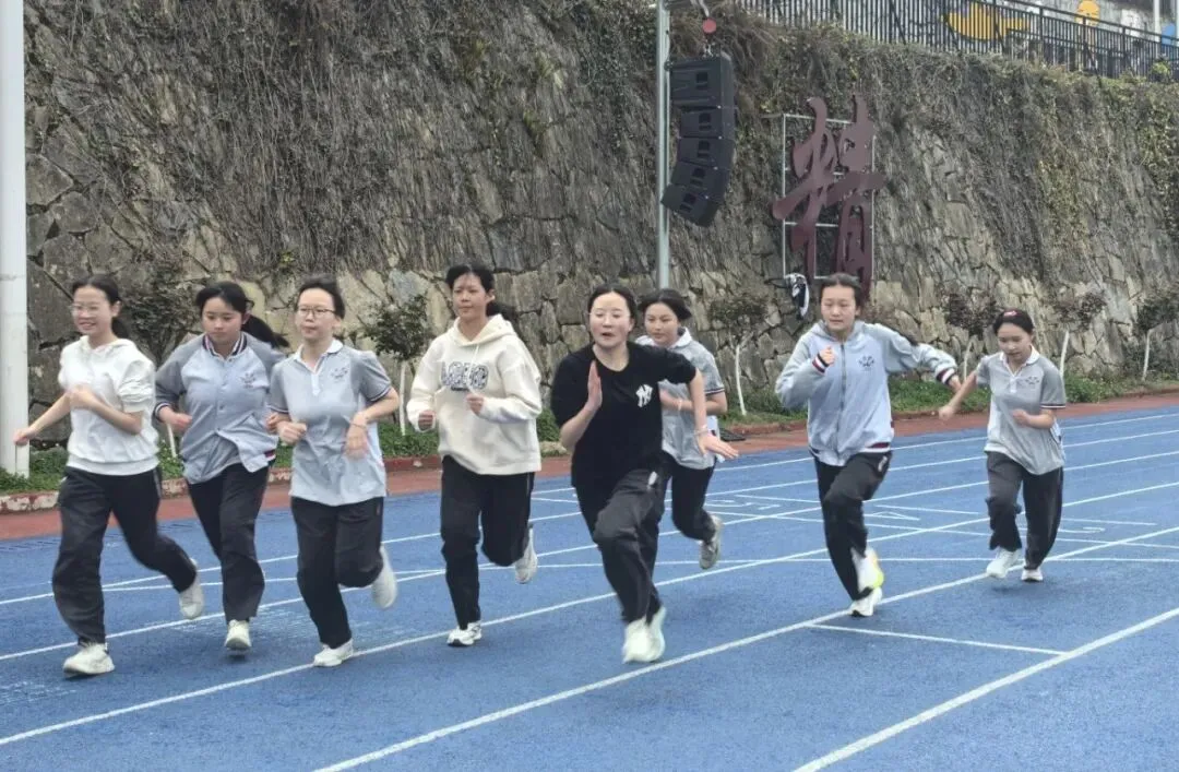 以测促练 备战中考——我校初三体育中考模拟测试圆满完成 第21张