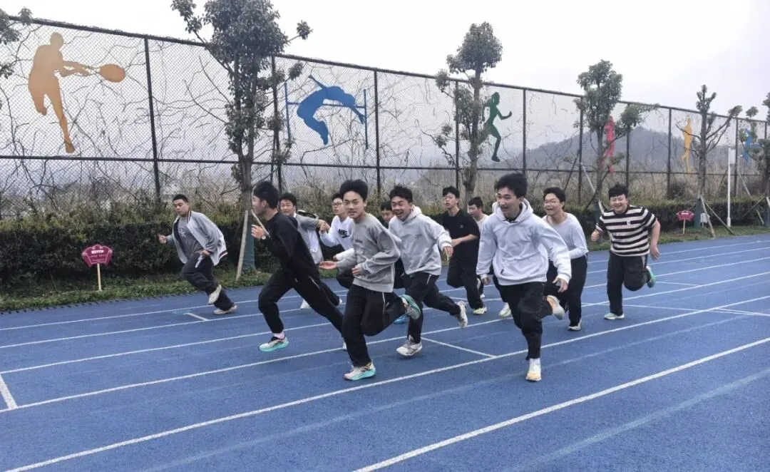 以测促练 备战中考——我校初三体育中考模拟测试圆满完成 第22张