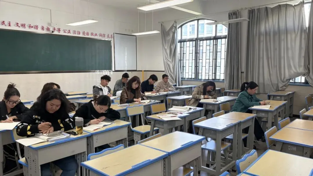 真题研思明方向 以研促教提质效——云大附属会展学校初中部“研读”专题研讨活动 第25张 真题研思明方向 以研促教提质效——云大附属会展学校初中部“研读”专题研讨活动 第25张