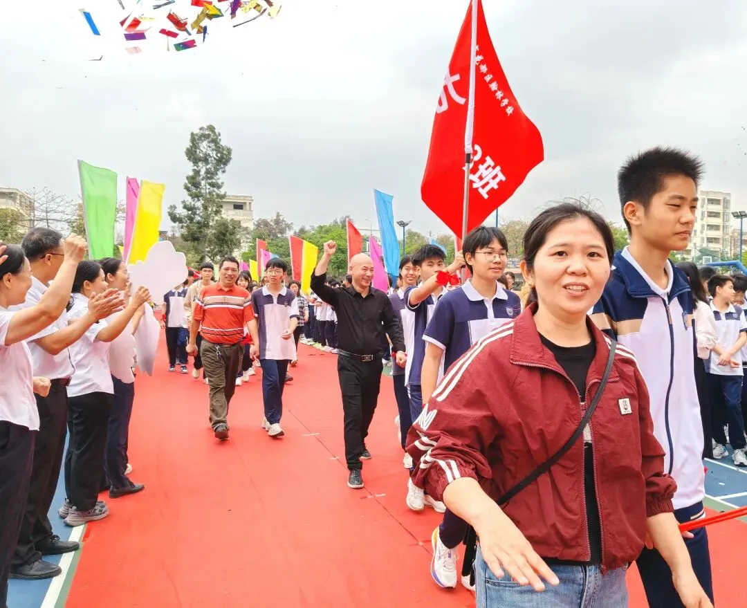 百日磨剑砺锋芒 逐梦中考启新程——翰林学校隆重举行2026届百日誓师大会-第54张图片-四季读书网
