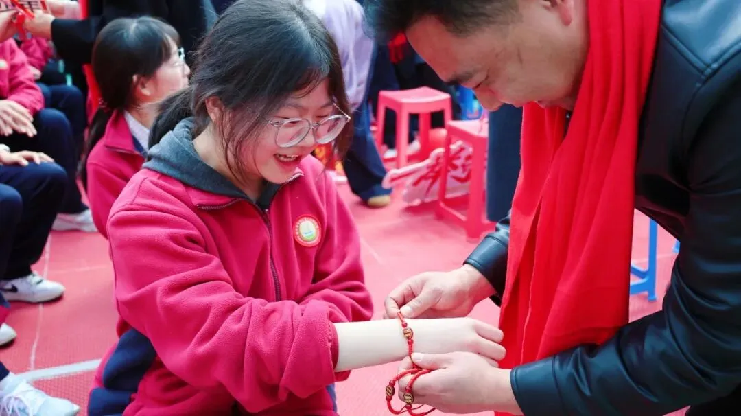 青春砺剑酬壮志 策马扬鞭战中考——商州区第一初级中学举行2026届决战誓师大会-第102张图片-四季读书网