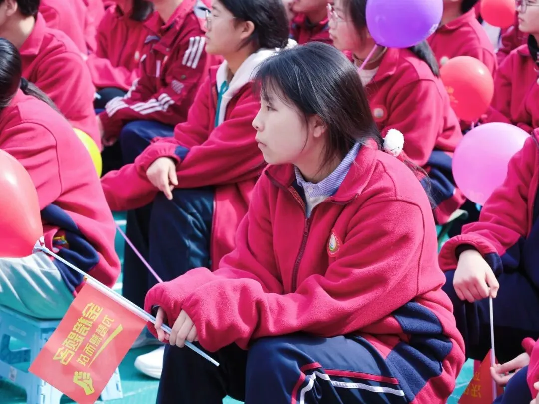 青春砺剑酬壮志 策马扬鞭战中考——商州区第一初级中学举行2026届决战誓师大会-第118张图片-四季读书网