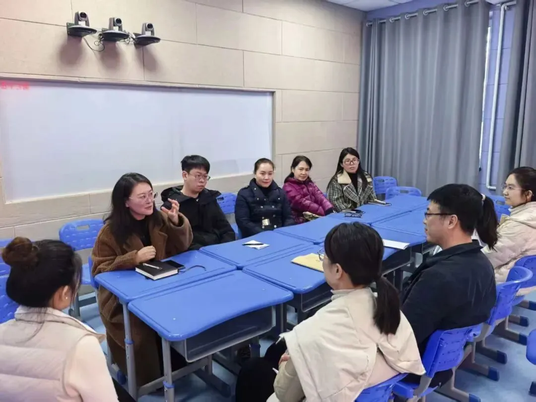 以青春赴使命 以奋斗卫家国——初二生地中考百日誓师主题班会圆满举行暨德育主题班会展示-第34张图片-四季读书网 以青春赴使命 以奋斗卫家国——初二生地中考百日誓师主题班会圆满举行暨德育主题班会展示-第34张图片-四季读书网