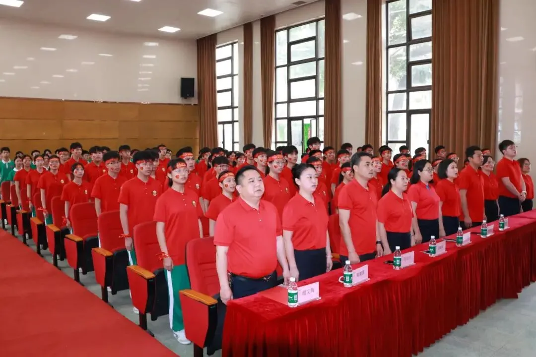 【荷教育•圆梦想】百日磨剑战中考 青春逐梦铸辉煌——东方河宕学校2026届百日誓师大会隆重举行 第13张 【荷教育•圆梦想】百日磨剑战中考 青春逐梦铸辉煌——东方河宕学校2026届百日誓师大会隆重举行 第13张