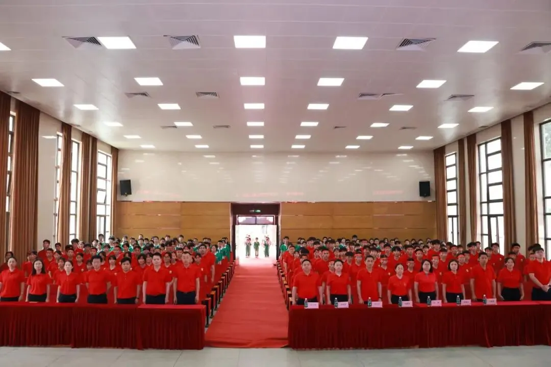 【荷教育•圆梦想】百日磨剑战中考 青春逐梦铸辉煌——东方河宕学校2026届百日誓师大会隆重举行 第15张 【荷教育•圆梦想】百日磨剑战中考 青春逐梦铸辉煌——东方河宕学校2026届百日誓师大会隆重举行 第15张