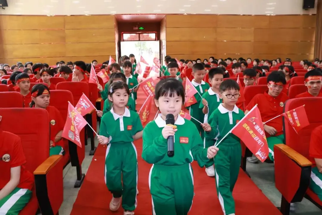【荷教育•圆梦想】百日磨剑战中考 青春逐梦铸辉煌——东方河宕学校2026届百日誓师大会隆重举行 第18张 【荷教育•圆梦想】百日磨剑战中考 青春逐梦铸辉煌——东方河宕学校2026届百日誓师大会隆重举行 第18张