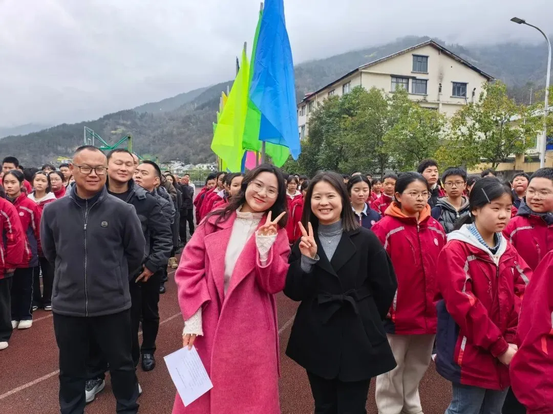 榴籽同心,逐梦中考—— 坪坝初级中学中考冲刺动员大会燃情启幕 第14张