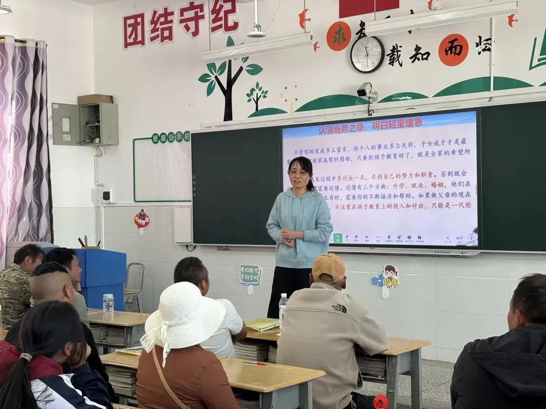 同心筑梦战中考 家校携手向未来|弥勒市西二中学召开九年级中考备考家长会 第3张