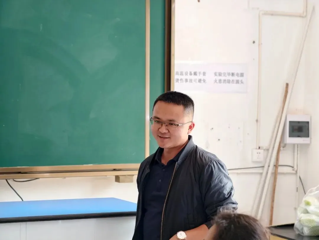 联考析学情 聚力备中考——思茅四中、龙潭中学、六顺中学三校结对帮扶,共绘教育新图景-第5张图片-四季读书网 联考析学情 聚力备中考——思茅四中、龙潭中学、六顺中学三校结对帮扶,共绘教育新图景-第5张图片-四季读书网