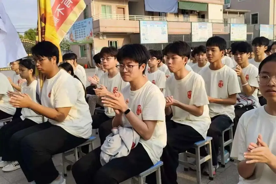 燃!永盛贤明学校2026届中考百日冲刺誓师大会,以少年之姿,赴六月荣光!-第29张图片-四季读书网